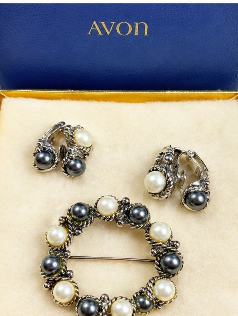 Vintage Avon Faux Pearl Wreath Brooch & Clip Earrings Set Boxed Silver Tone